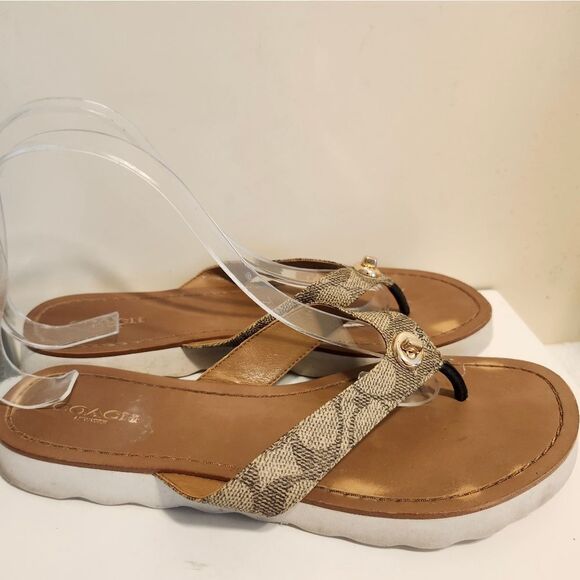 Coach "Shelley" Logo Canvas w/Turnlock Accent Thong Sandals sz.8/38 Ret.$145 - Picture 3 of 9